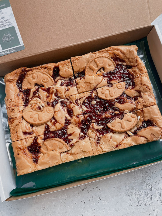 6 White Chocolate Brownies (Blondies)